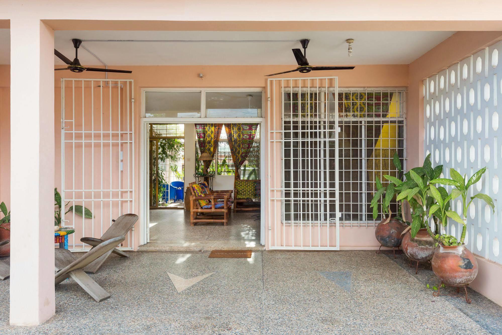Agoo Hostel (Adults Only) Accra Exterior photo