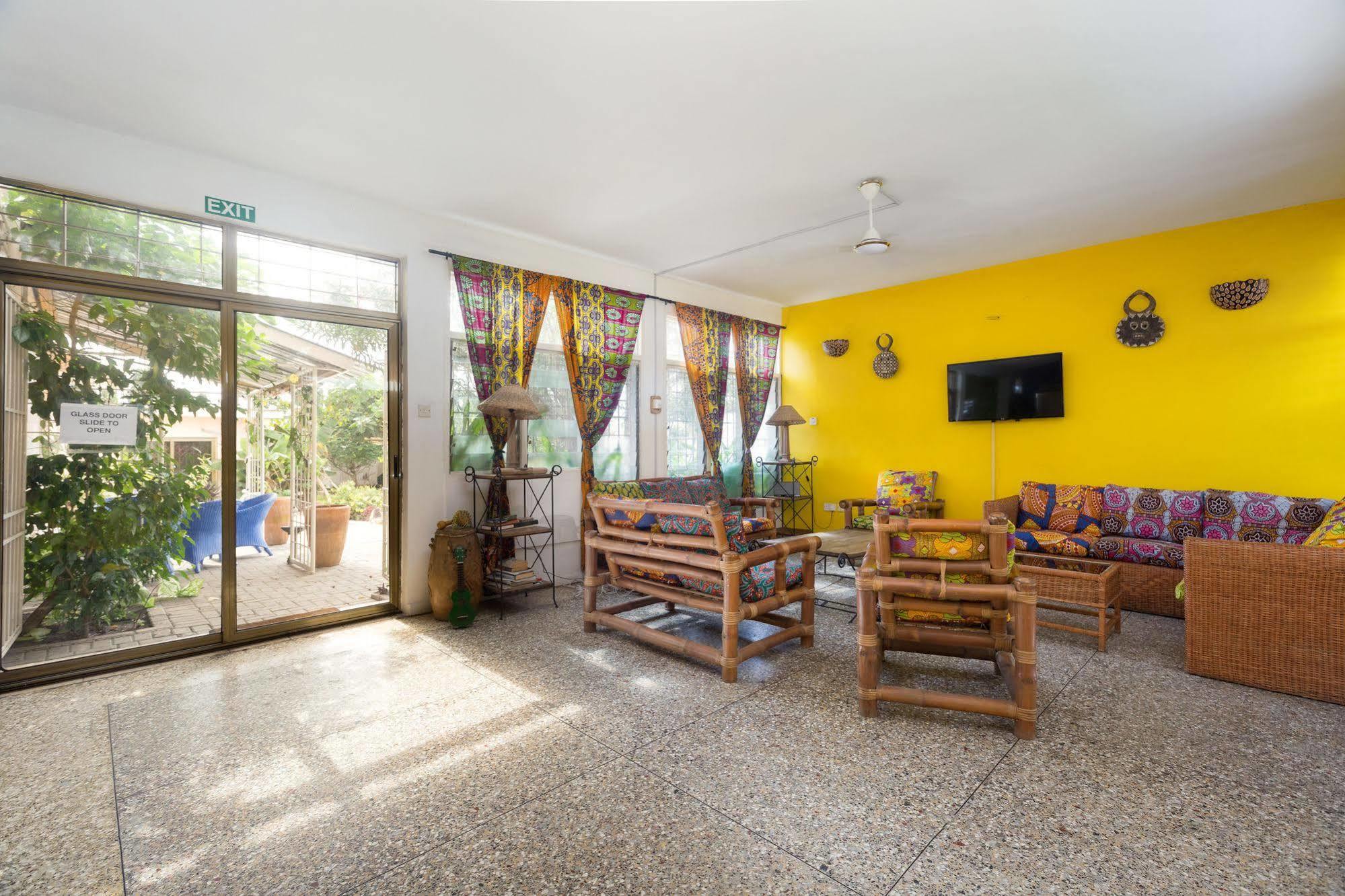 Agoo Hostel (Adults Only) Accra Exterior photo