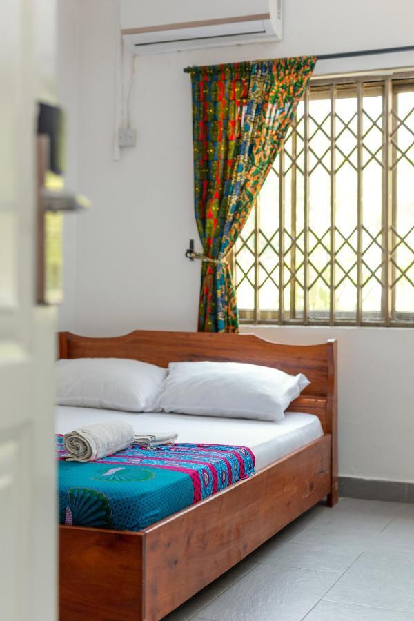 Agoo Hostel (Adults Only) Accra Exterior photo